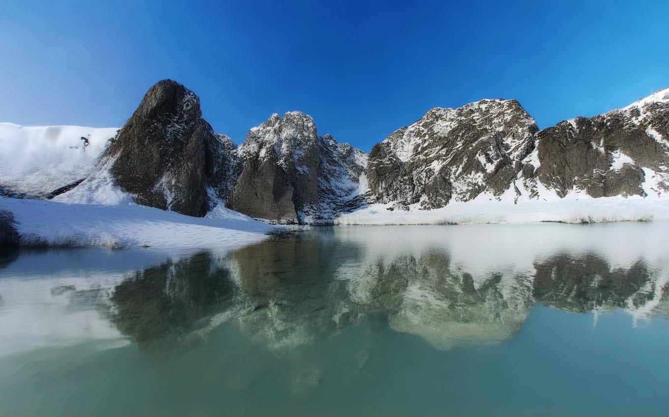 Analysis of a Classic Chinese Poem: 谒衡岳庙遂宿岳寺题门楼